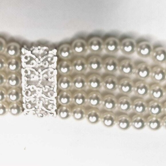 Vintage Faux Pearl Multi-Strand Choker with Ornate Silver Panels – 32–40 cm - Picture 5 of 8